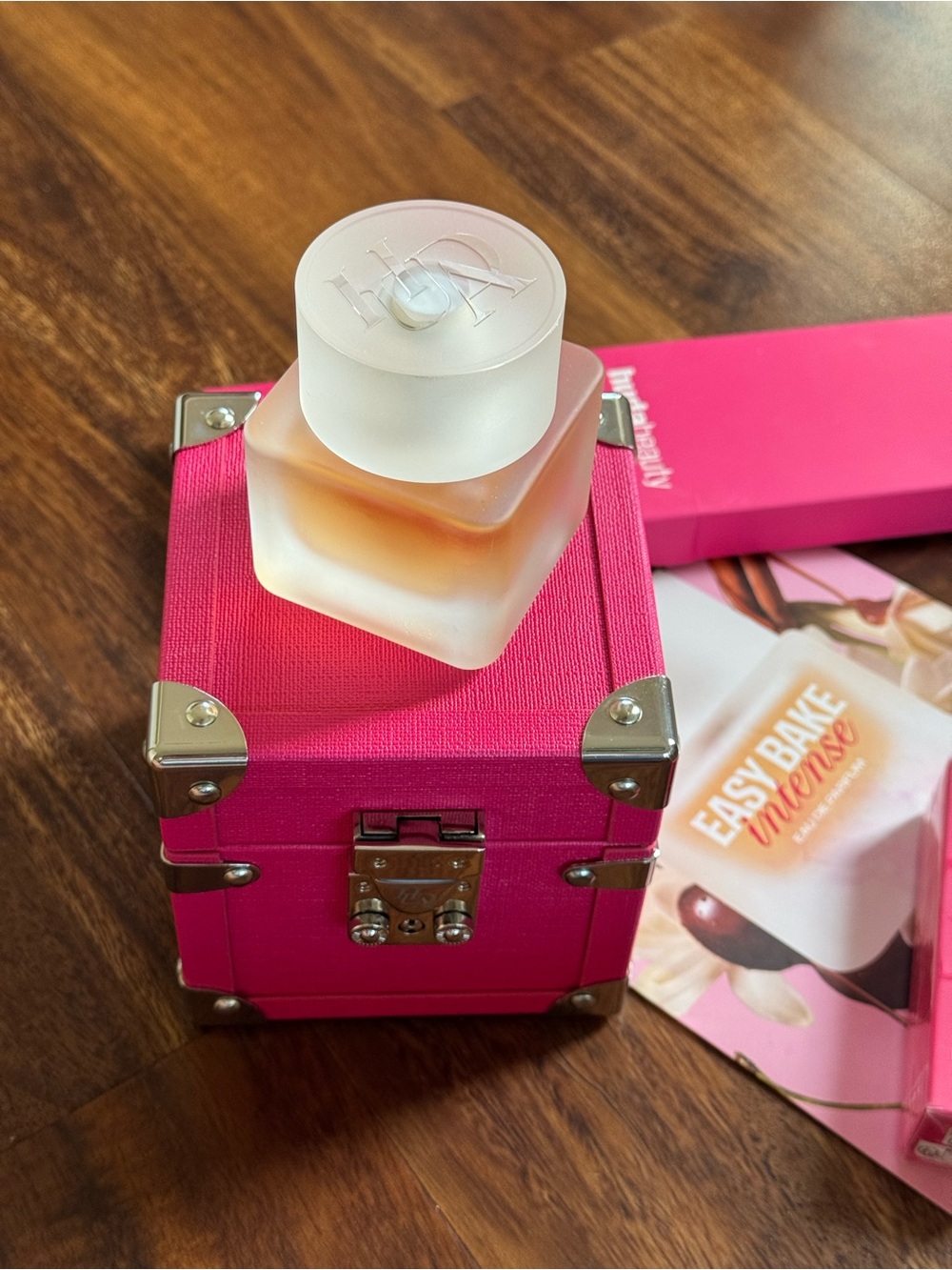 Huda Beauty Bundle • check photos carefully - Picture 7 of 17